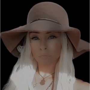 Meet your Posher, Kat